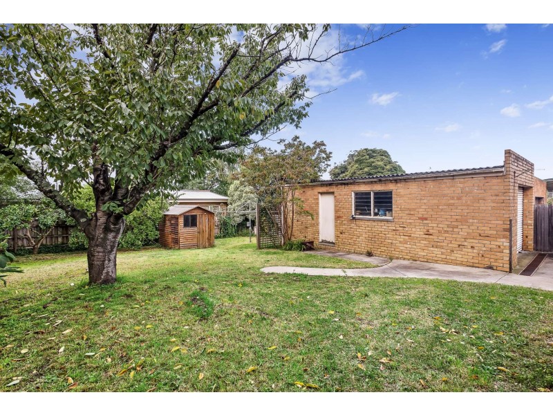 8 Watson Ave, Mont Albert North VIC 3129