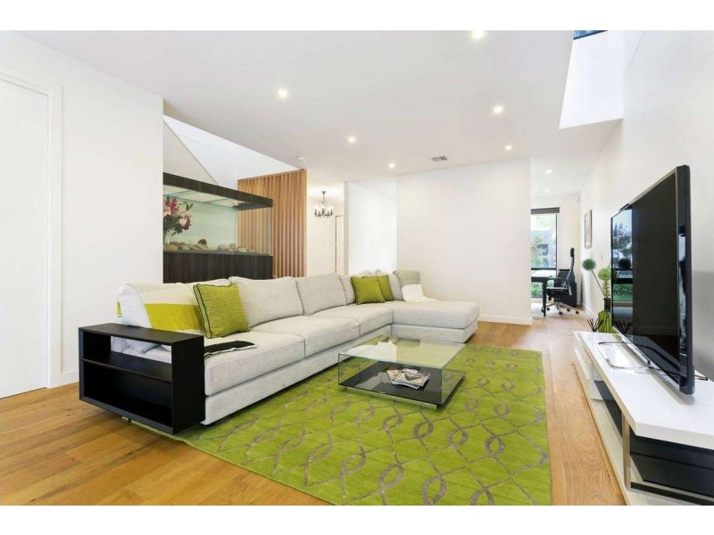 11 Ellsworth Cres, Camberwell VIC 3124