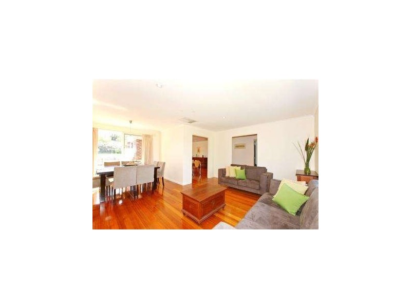 2 Gibson Street, Box Hill South VIC 3128