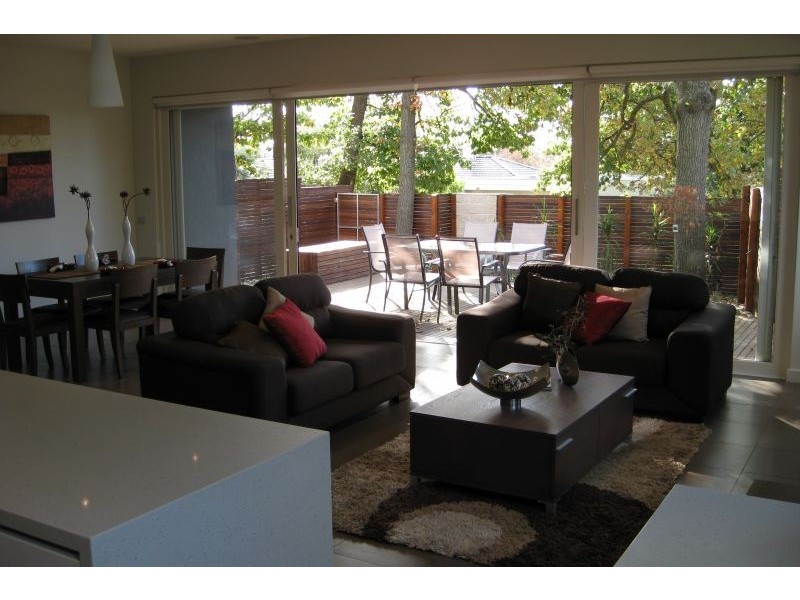 11 Beatty Street, Mont Albert VIC 3127