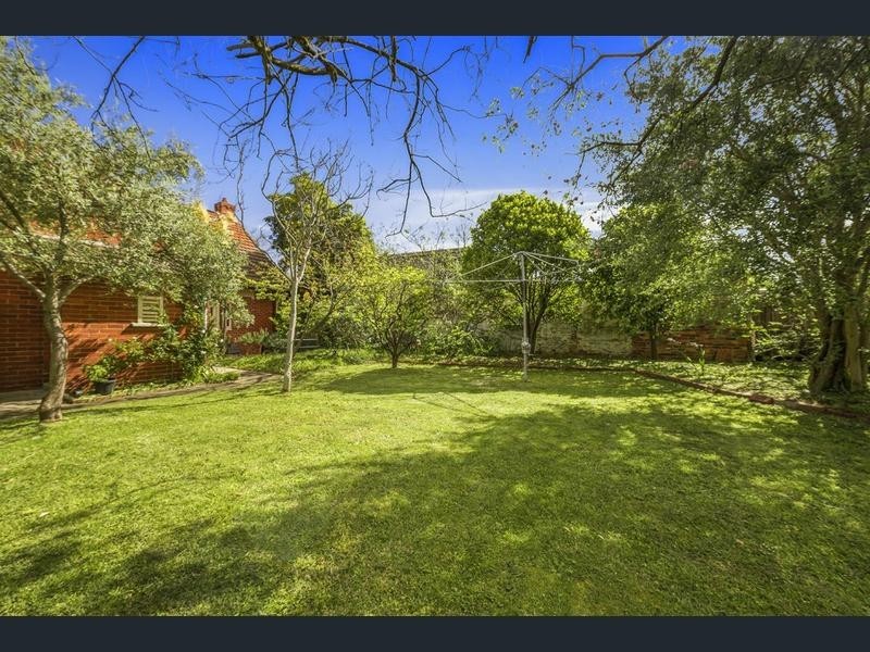 29 Myrniong Grove, Hawthorn East VIC 3123