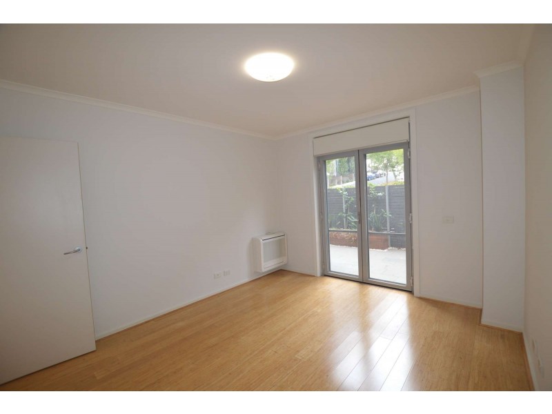 18/3 Sovereign Point Court, Doncaster VIC 3108