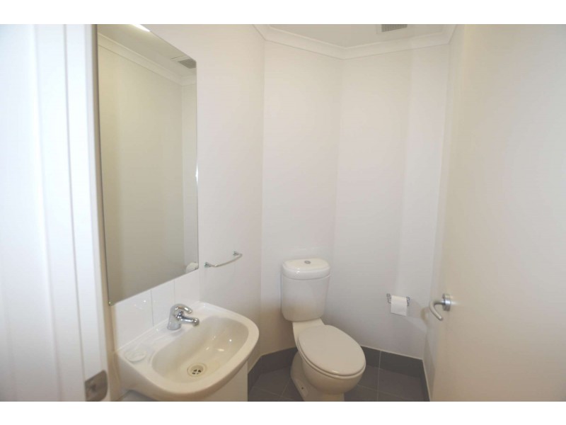 18/3 Sovereign Point Court, Doncaster VIC 3108