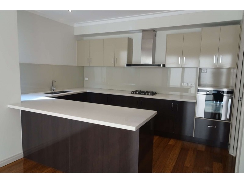 2/4 Loraine Avenue, Box Hill North VIC 3129