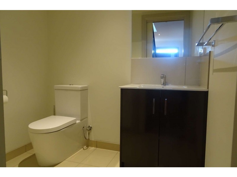 2/4 Loraine Avenue, Box Hill North VIC 3129