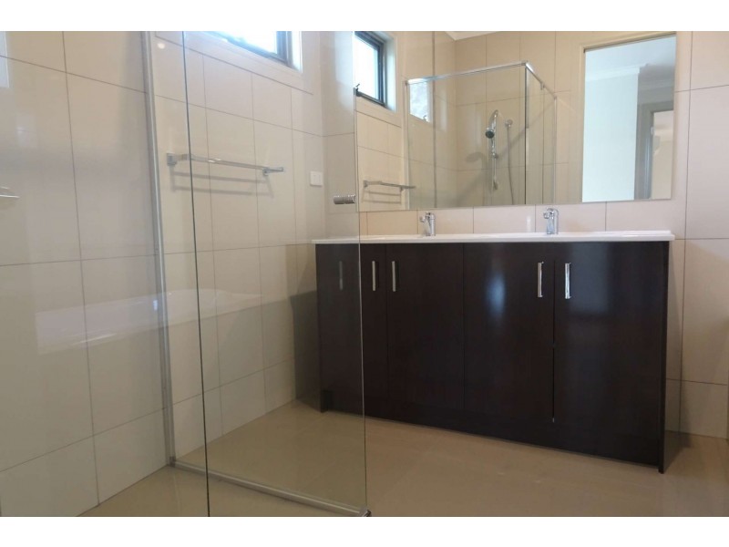 2/4 Loraine Avenue, Box Hill North VIC 3129