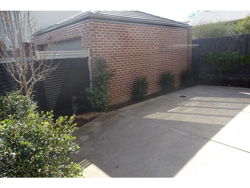 2/4 Loraine Avenue, Box Hill North VIC 3129