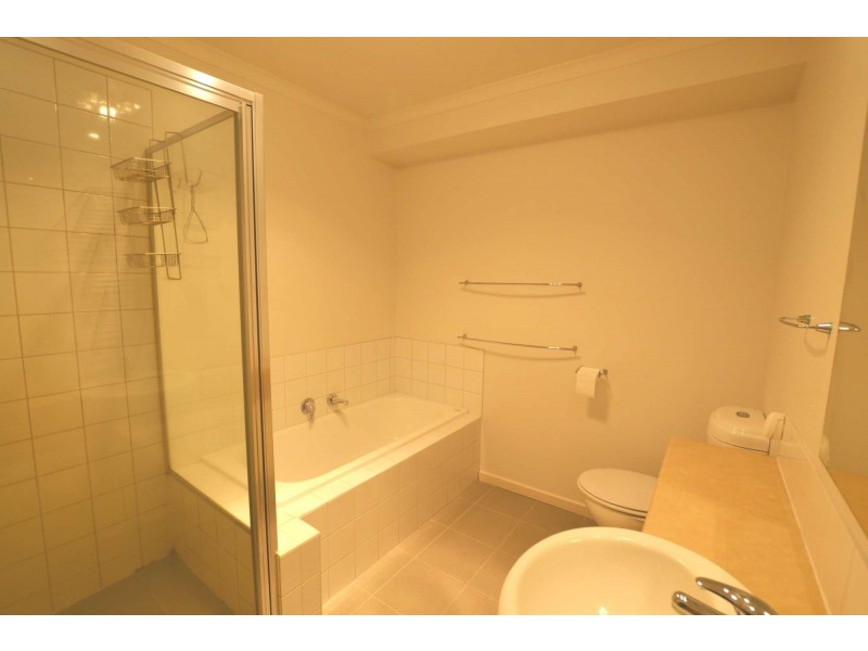 20/3 Sovereign Point Court, Doncaster VIC 3108