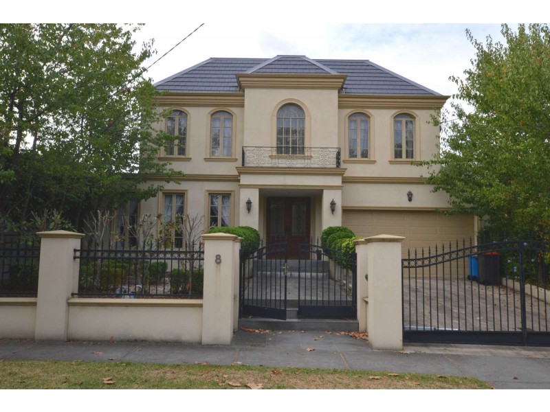 8 Wentworth Ave, Canterbury VIC 3126