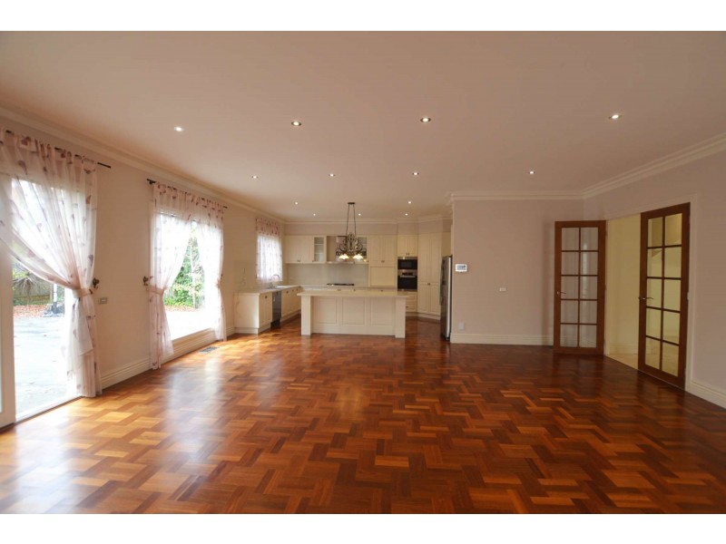 8 Wentworth Ave, Canterbury VIC 3126