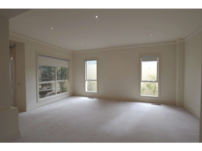 8 Wentworth Ave, Canterbury VIC 3126