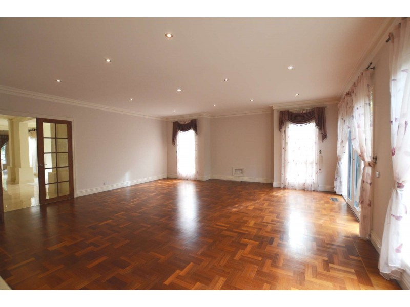 8 Wentworth Ave, Canterbury VIC 3126