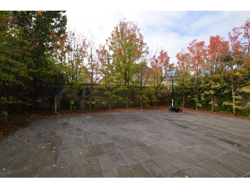 8 Wentworth Ave, Canterbury VIC 3126