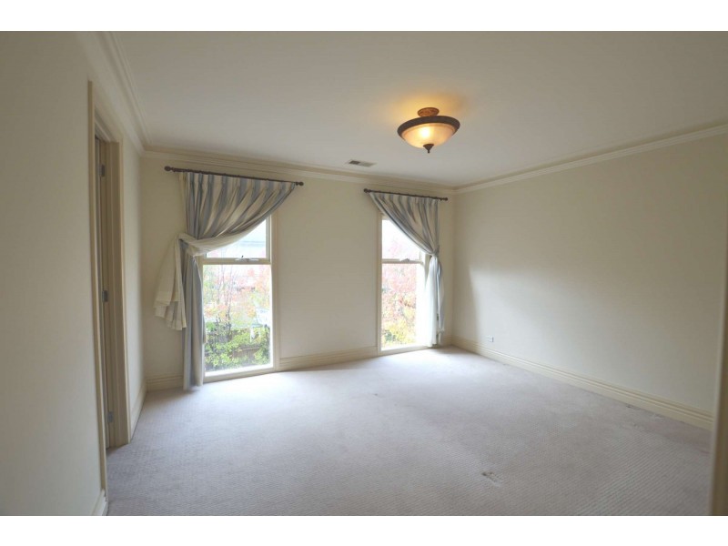 8 Wentworth Ave, Canterbury VIC 3126