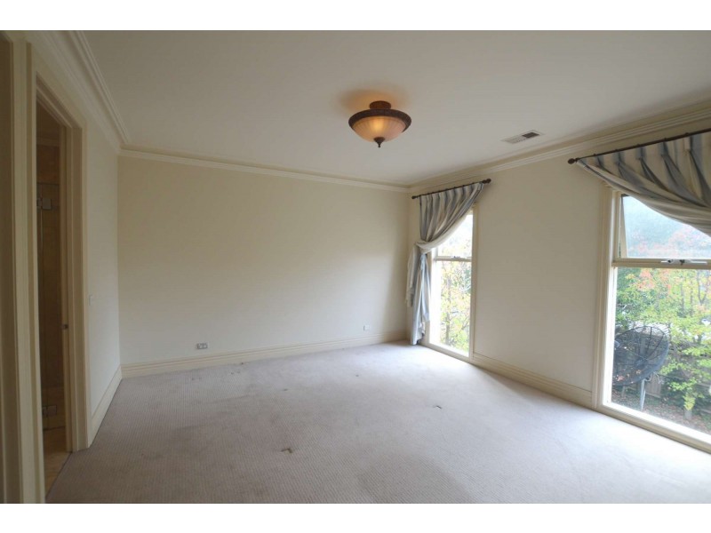 8 Wentworth Ave, Canterbury VIC 3126