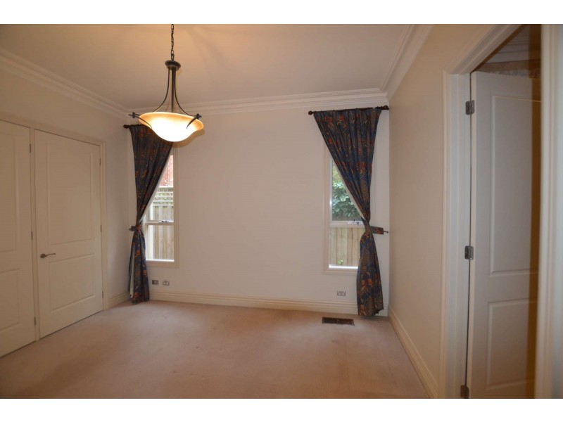 8 Wentworth Ave, Canterbury VIC 3126