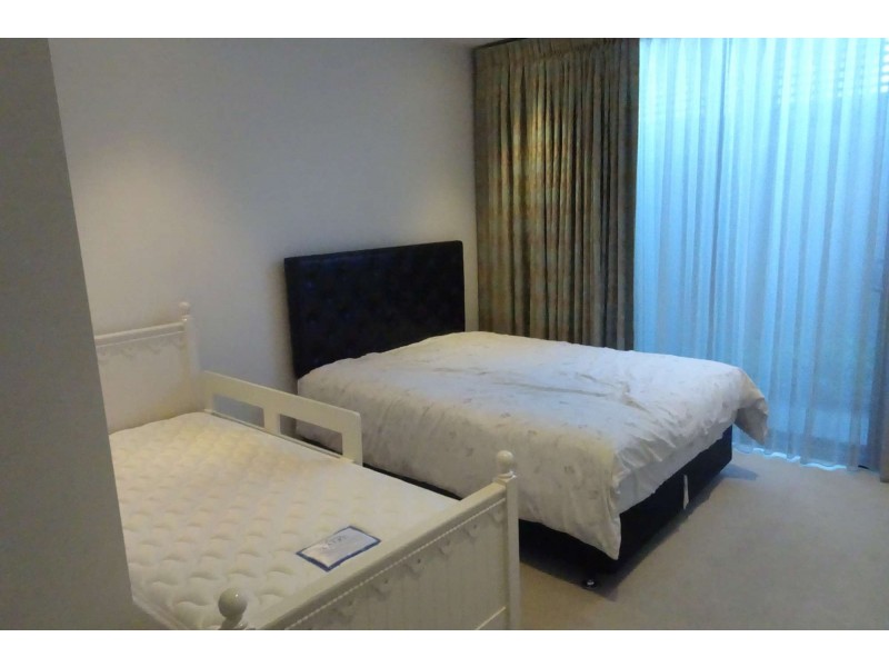 16 Pin Oak Court, Canterbury VIC 3126