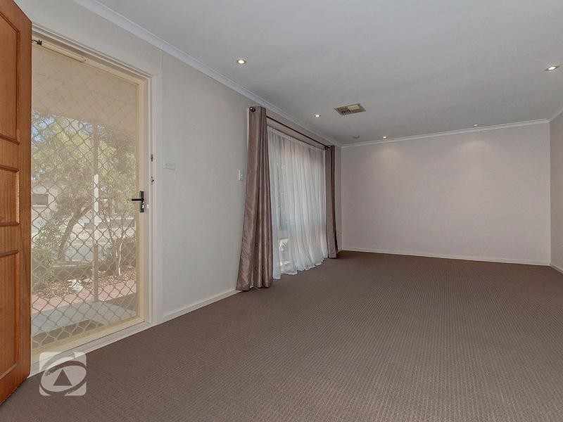 2 Dillon Street, Redwood Park SA 5097