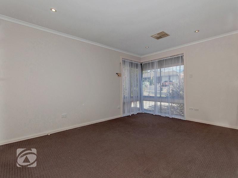 2 Dillon Street, Redwood Park SA 5097