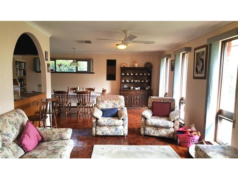 7 Gifford Avenue, St Agnes SA 5097