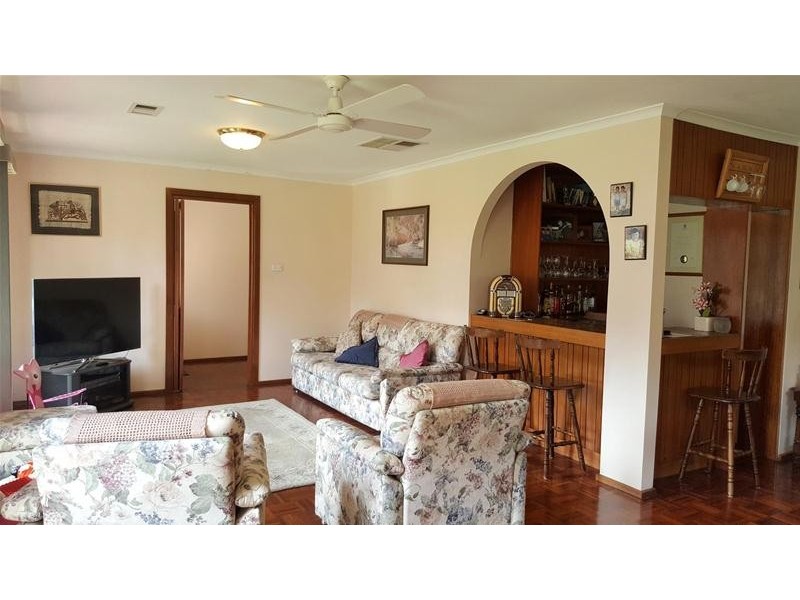 7 Gifford Avenue, St Agnes SA 5097