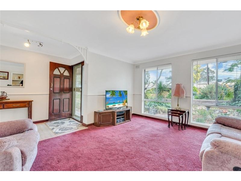 15 Canberra Crescent, Valley View SA 5093