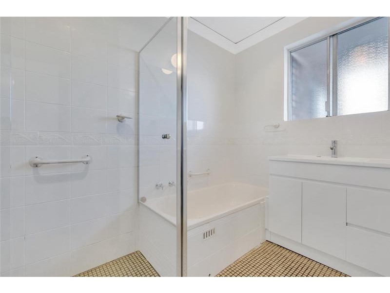 15 Canberra Crescent, Valley View SA 5093