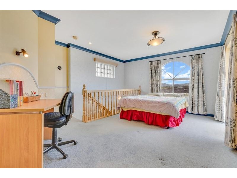 15 Canberra Crescent, Valley View SA 5093