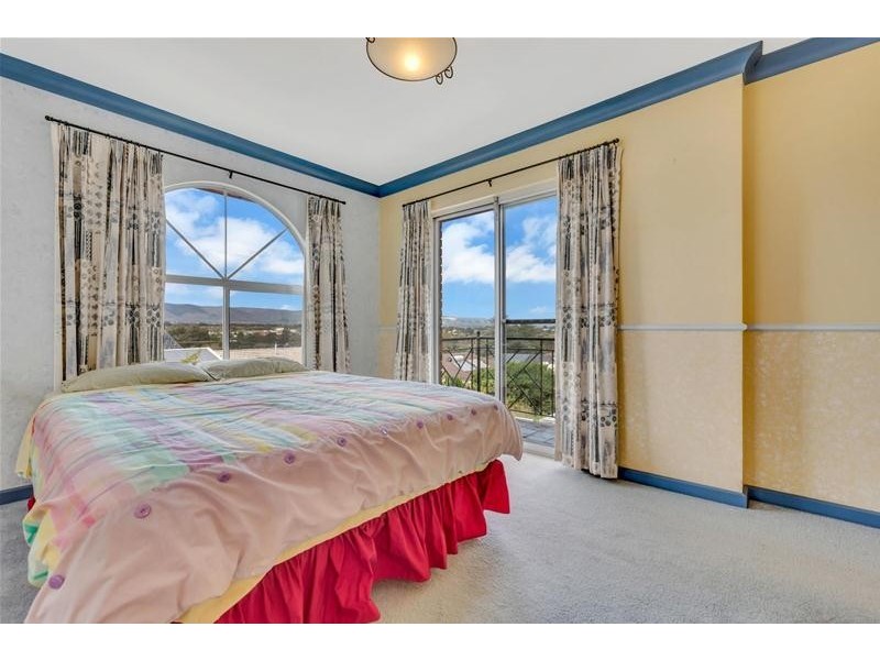 15 Canberra Crescent, Valley View SA 5093