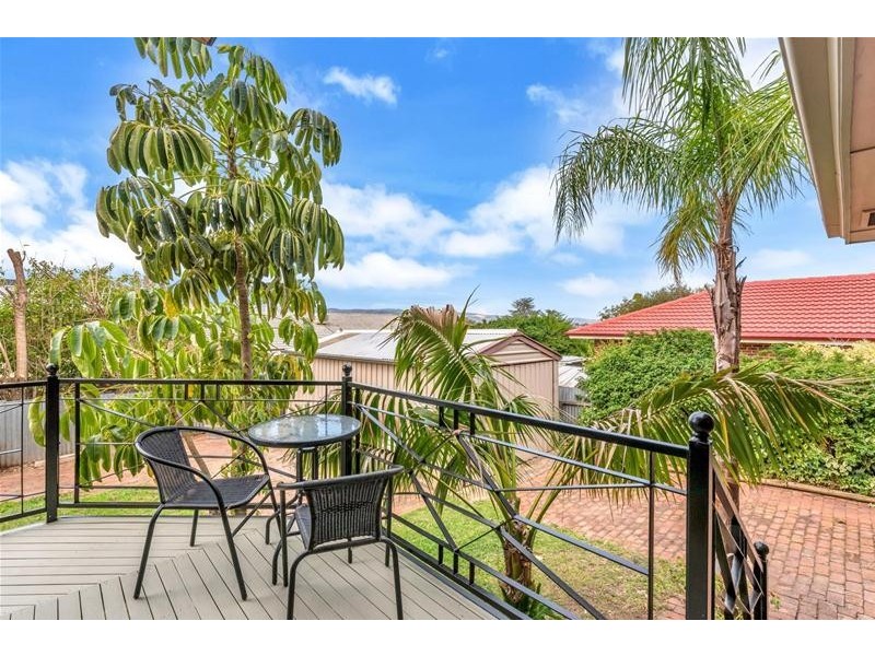 15 Canberra Crescent, Valley View SA 5093