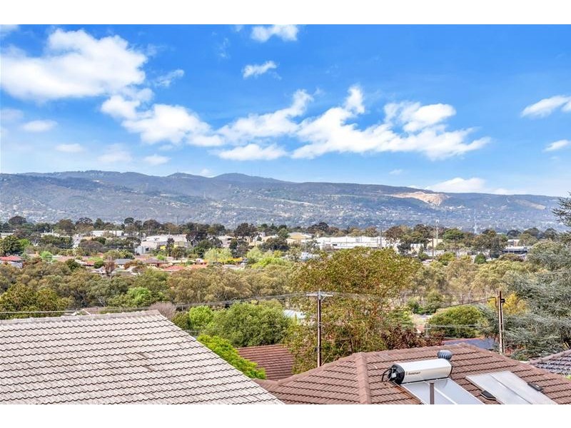 15 Canberra Crescent, Valley View SA 5093