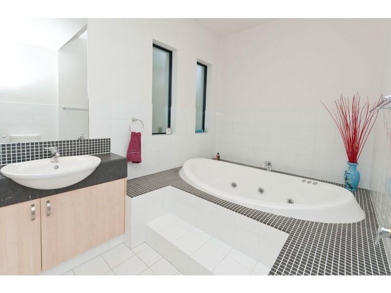 18 Braeburn Drive, Golden Grove SA 5125