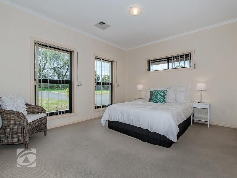 155 Nelson Road, Para Vista SA 5093