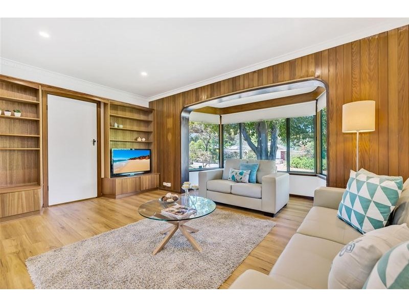 4 Carmel Avenue, Vista SA 5091