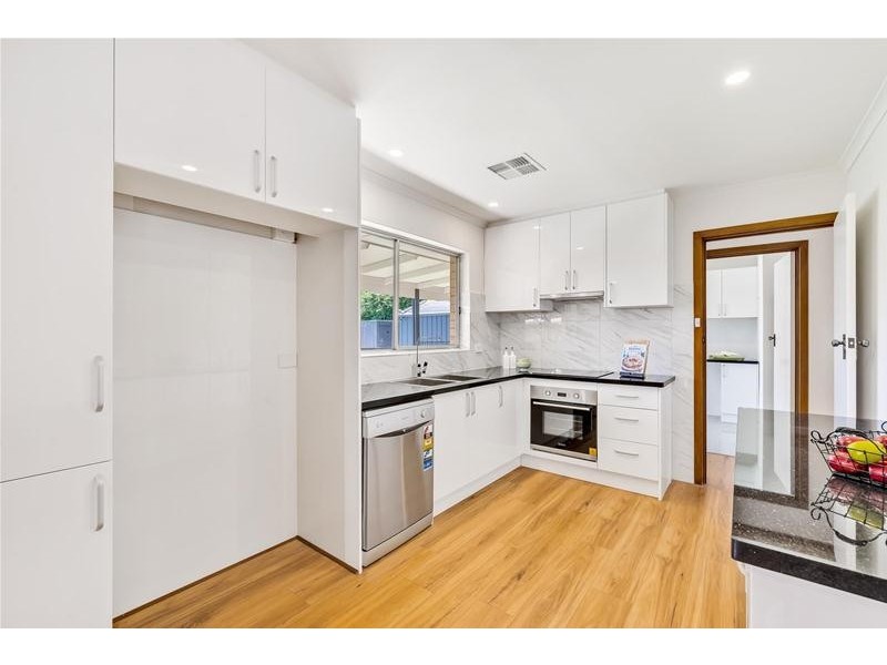 4 Carmel Avenue, Vista SA 5091