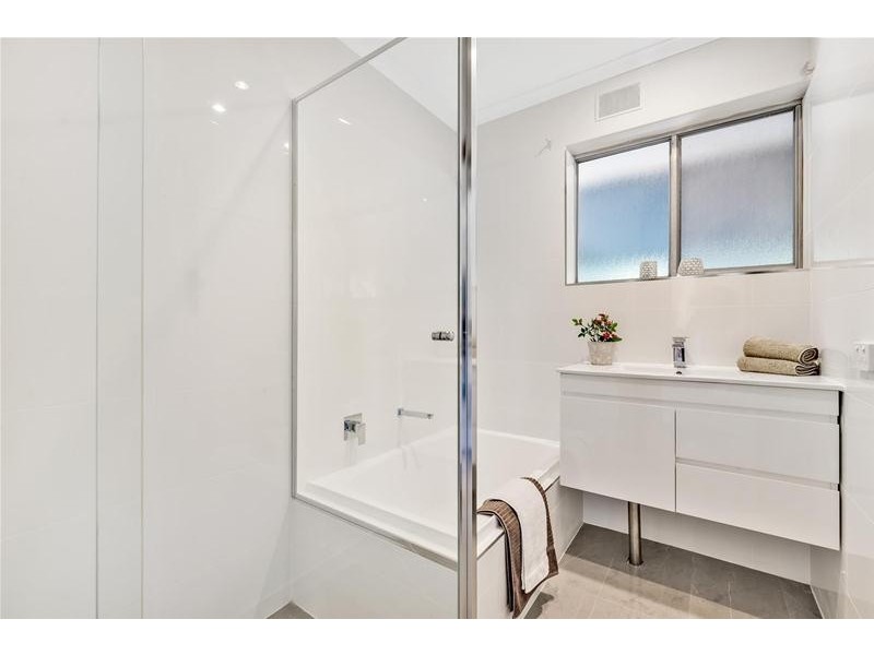 4 Carmel Avenue, Vista SA 5091