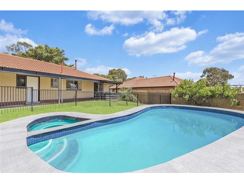 4 Carmel Avenue, Vista SA 5091