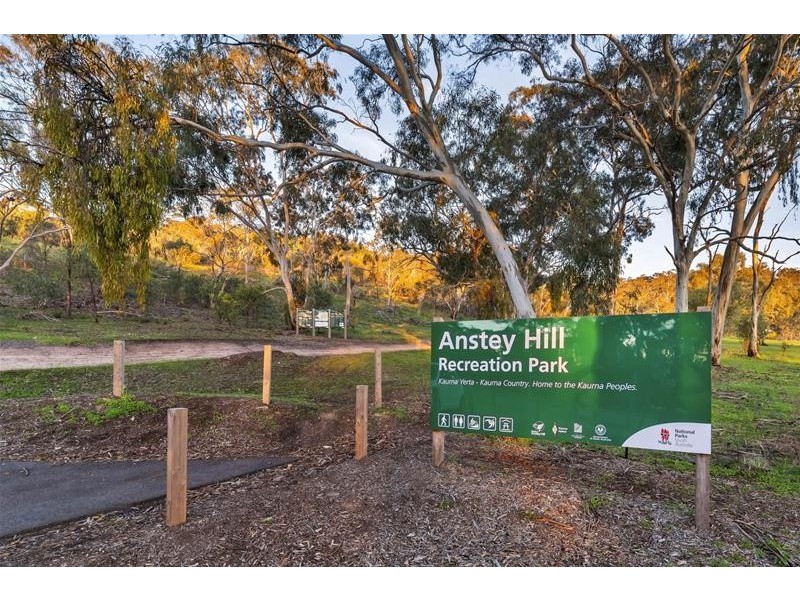 4 Carmel Avenue, Vista SA 5091