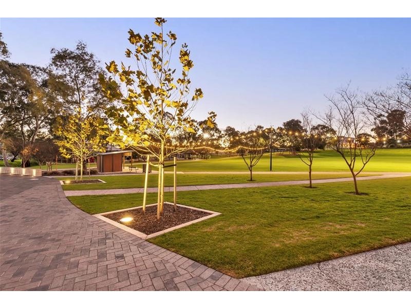 4 Carmel Avenue, Vista SA 5091