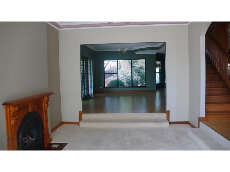 8 Peppermint Close, Greenwith SA 5125