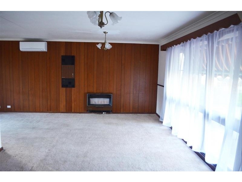 10 Chifley Avenue, Hope Valley SA 5090