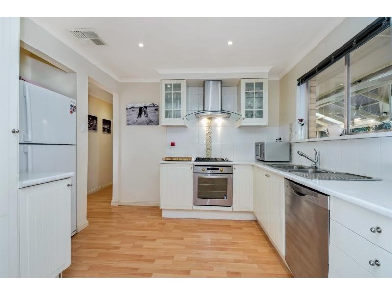 5 Allchurch Avenue, Redwood Park SA 5097