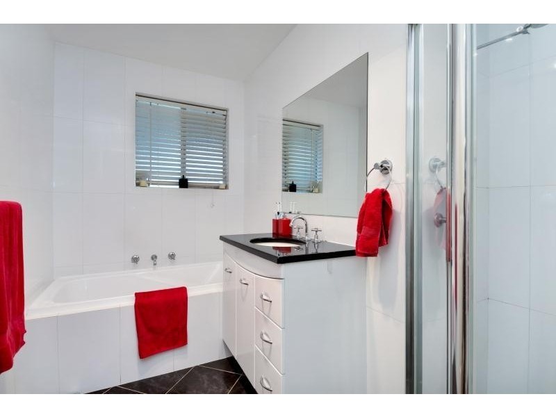 5 Allchurch Avenue, Redwood Park SA 5097