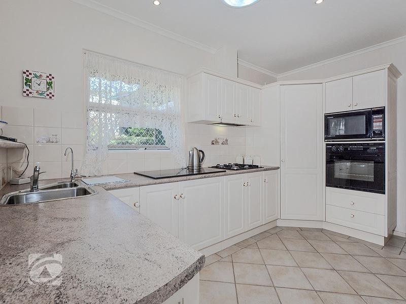 16 Shannon Rise, Banksia Park SA 5091