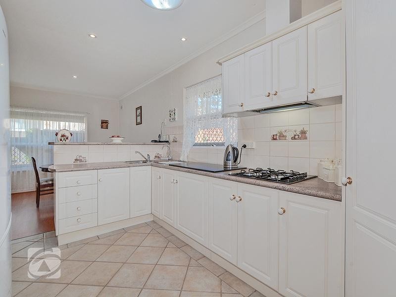 16 Shannon Rise, Banksia Park SA 5091