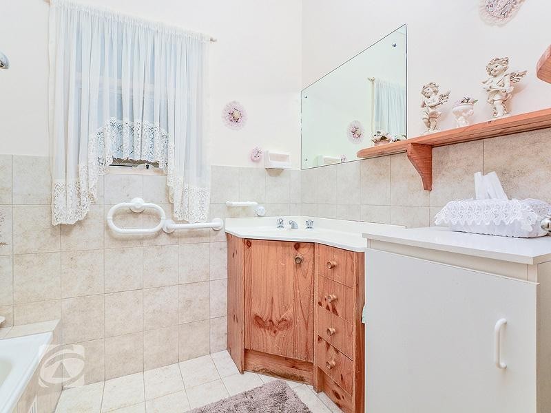 16 Shannon Rise, Banksia Park SA 5091