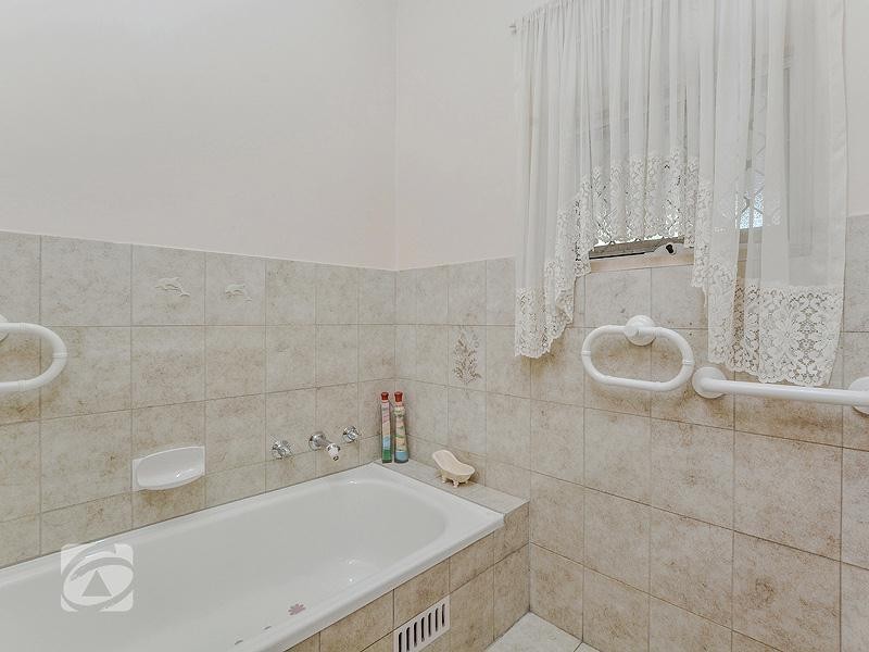 16 Shannon Rise, Banksia Park SA 5091