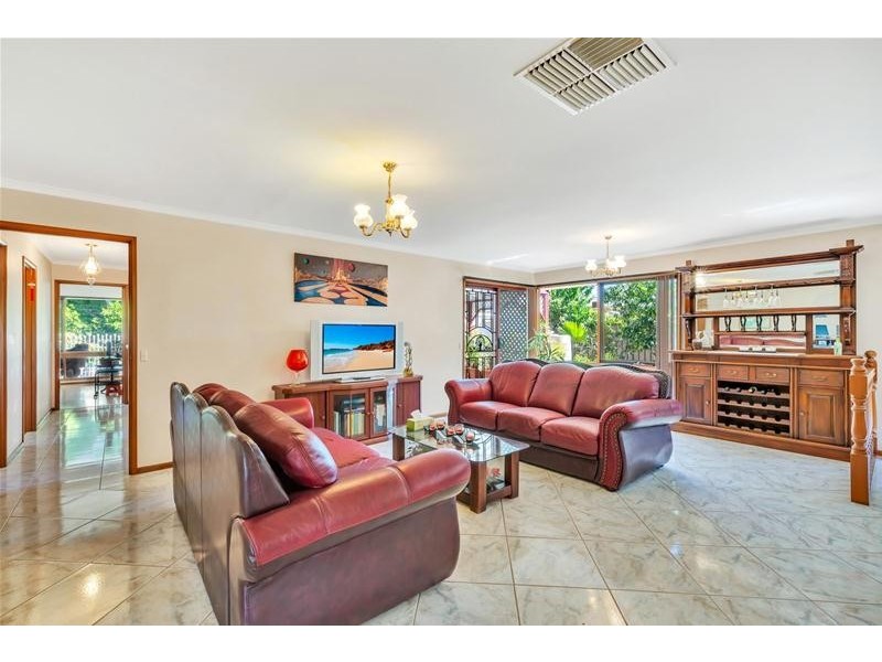 2 Sunny Place, Wynn Vale SA 5127