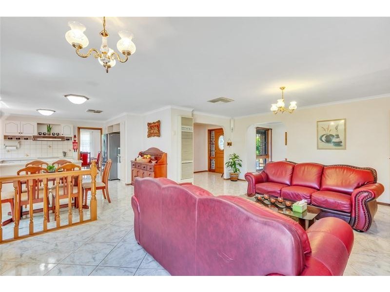 2 Sunny Place, Wynn Vale SA 5127