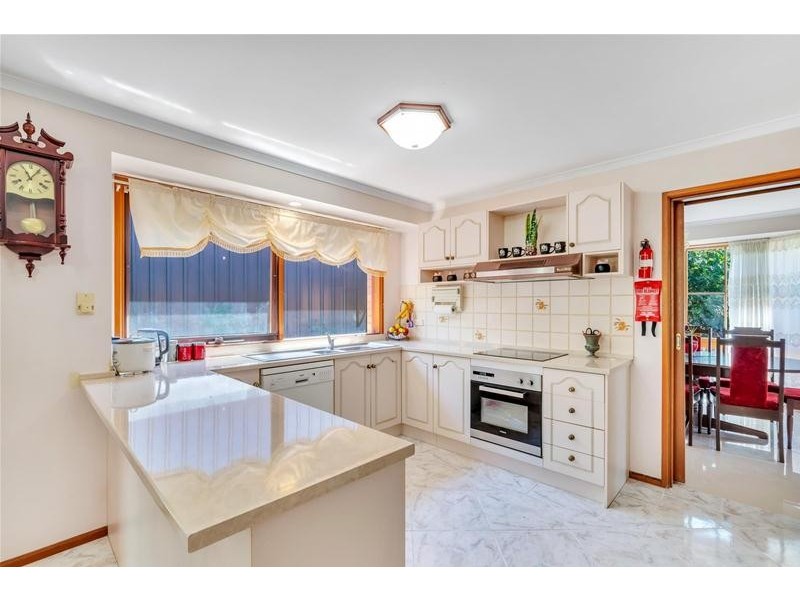 2 Sunny Place, Wynn Vale SA 5127